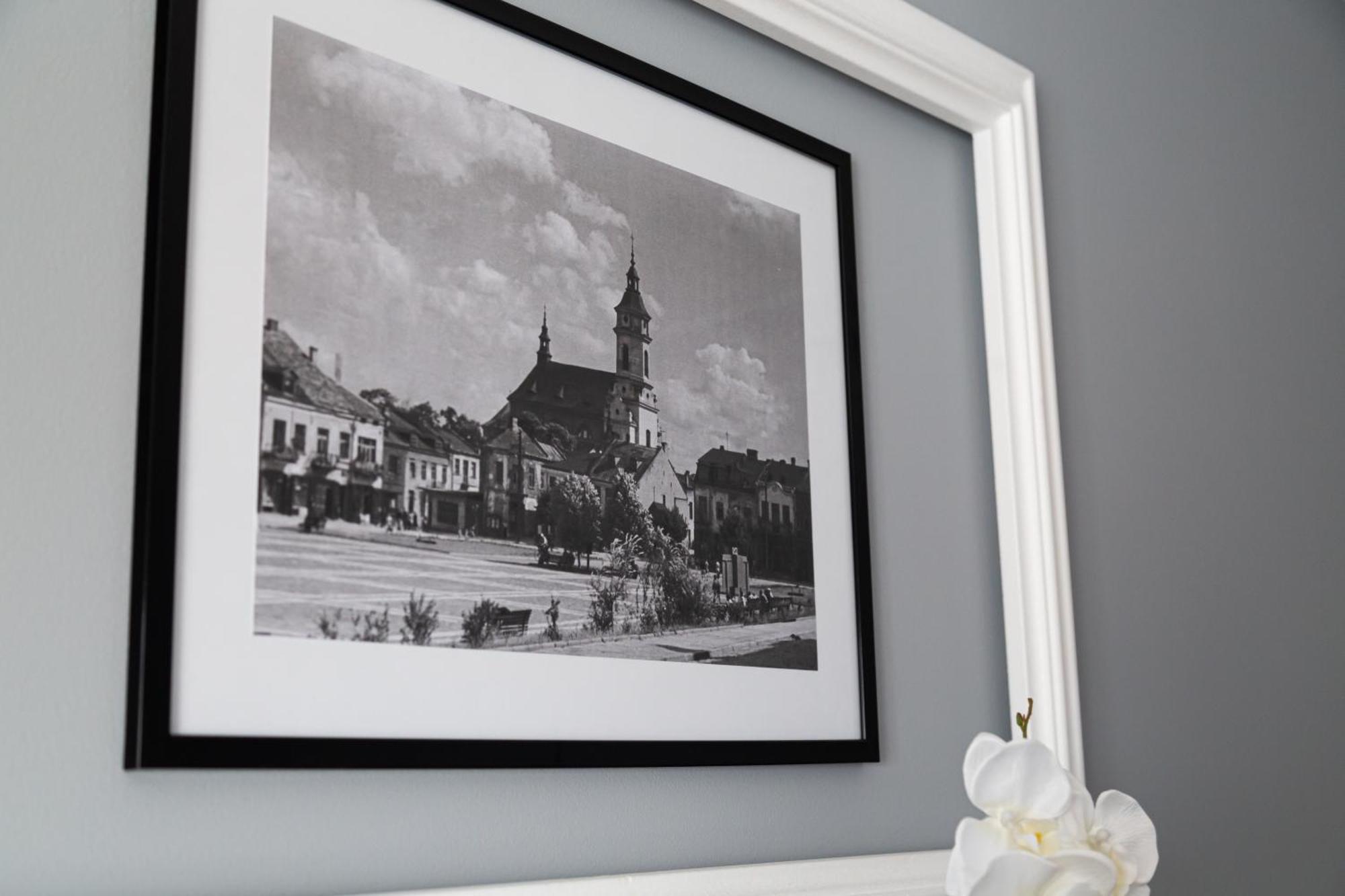 Apartament Rynek 10 Ostrowiec Świętokrzyski Exteriör bild
