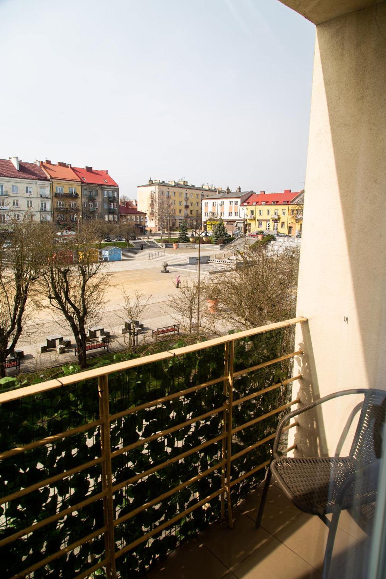 Apartament Rynek 10 Ostrowiec Świętokrzyski Exteriör bild